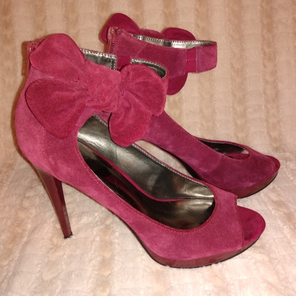 Carlos Santana Peep toe Pump - Picture 1 of 5